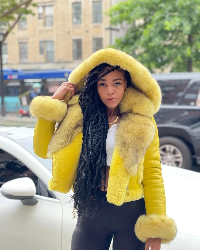 WOMEN SHEARLING- YELLOW CROP TOP Handmade Hand-knitted Hand-woven