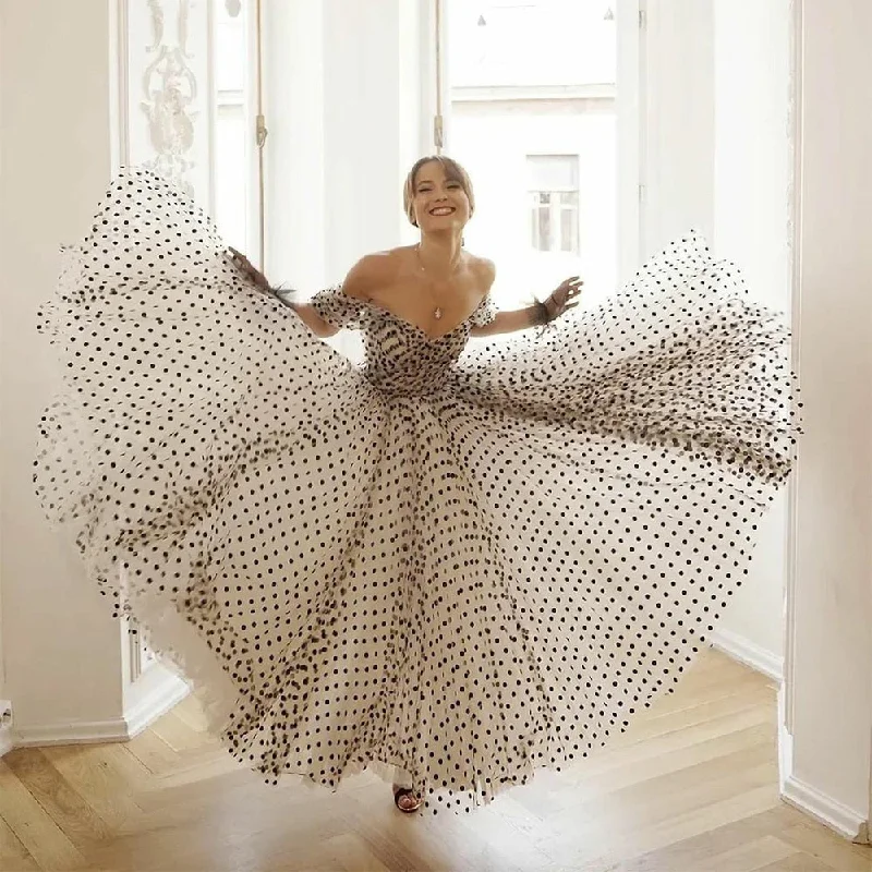 Cinessd  Gorgeous Dotted Tulle Ball Gown Prom Dresses Sweetheart Off The Shoulder Evening Occasion Gowns Tea-Length Party Dress Boatneck Modish Everyday