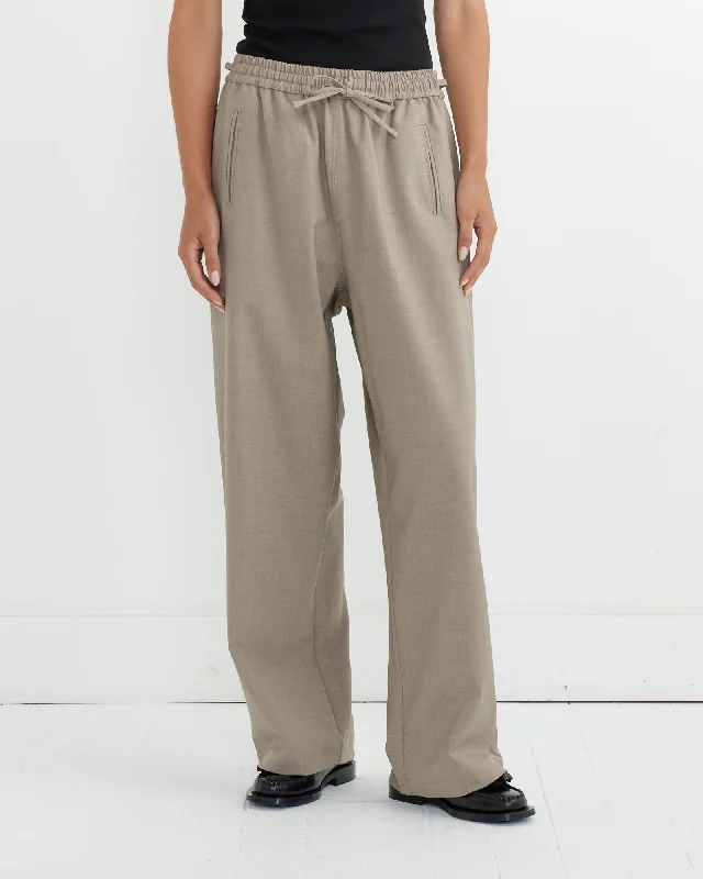 Tailoring Relaxed Pant in Taupe Comfy Cargo Trousers