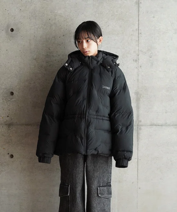 GANNI Soft Puffer Short Raglan Jacket "BLACK" Print Jacket Jacquard Jacket Patchwork Jacket GANNI Soft Puffer Short Raglan Jacket "BLACK" Print Jacket Jacquard Jacket Patchwork Jacket