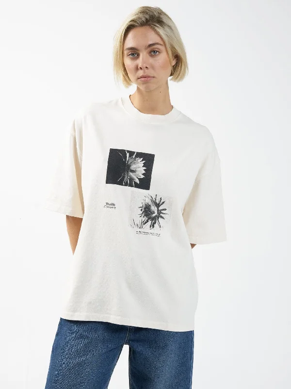 Dark Lily Oversized Tee - Heritage White